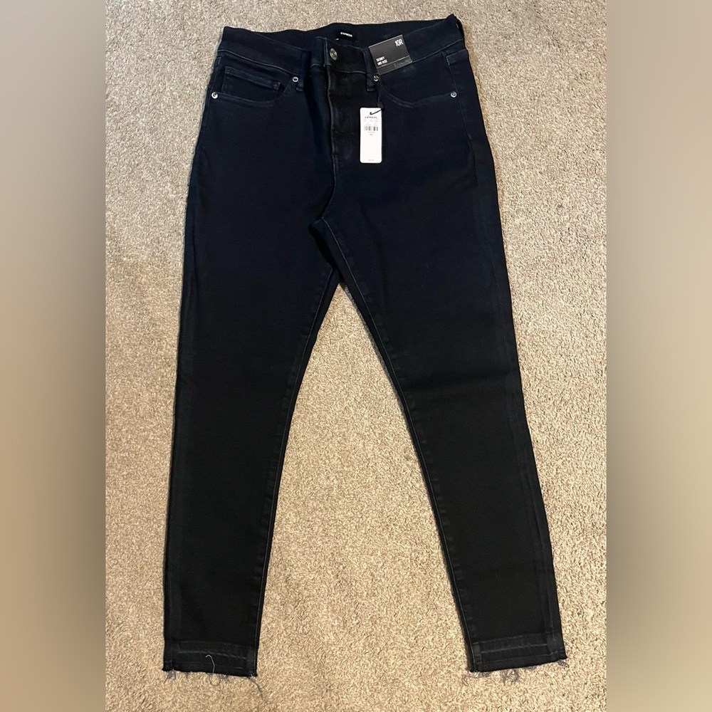 NWT Express Mid Rise Dark Wash Raw Hem Skinny Jeans